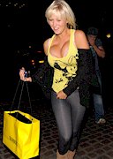 Sophie Reade cleavage candids