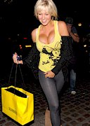 Sophie Reade cleavage candids