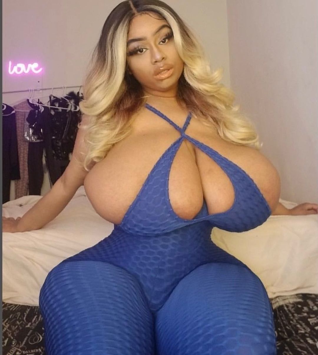 shotglassfullofglitter and her big tits