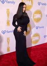 2025 XMA Awards red carpet boobs