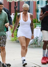 Amber Rose boobs