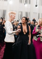 Ashley Graham Golden Globes cleavage