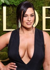 Ashley Graham Golden Globes cleavage