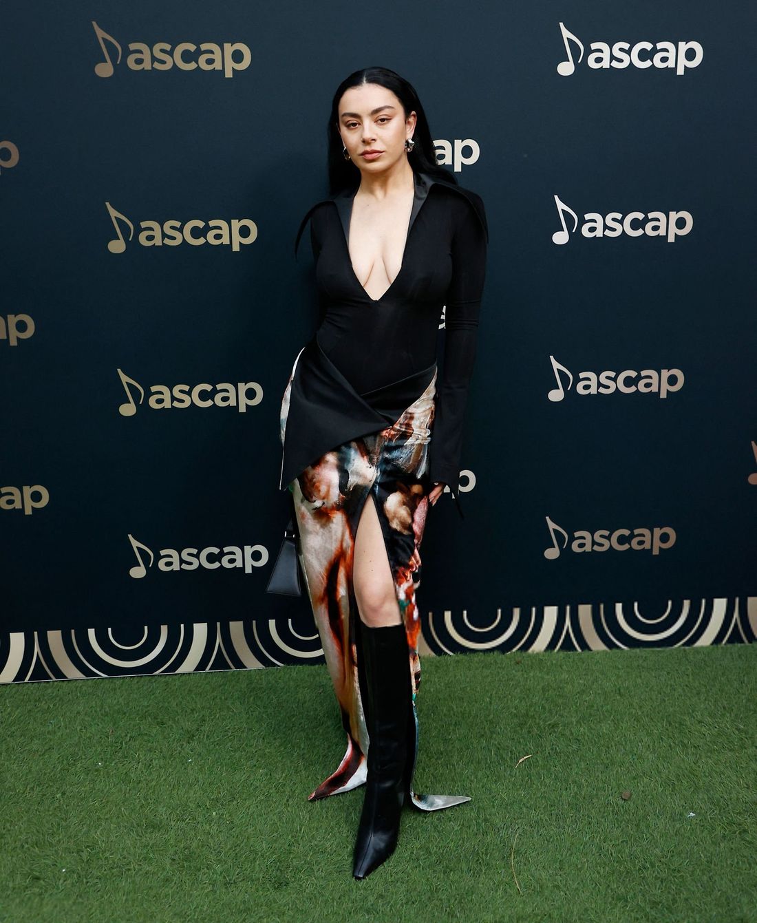 Charli XCX boobs