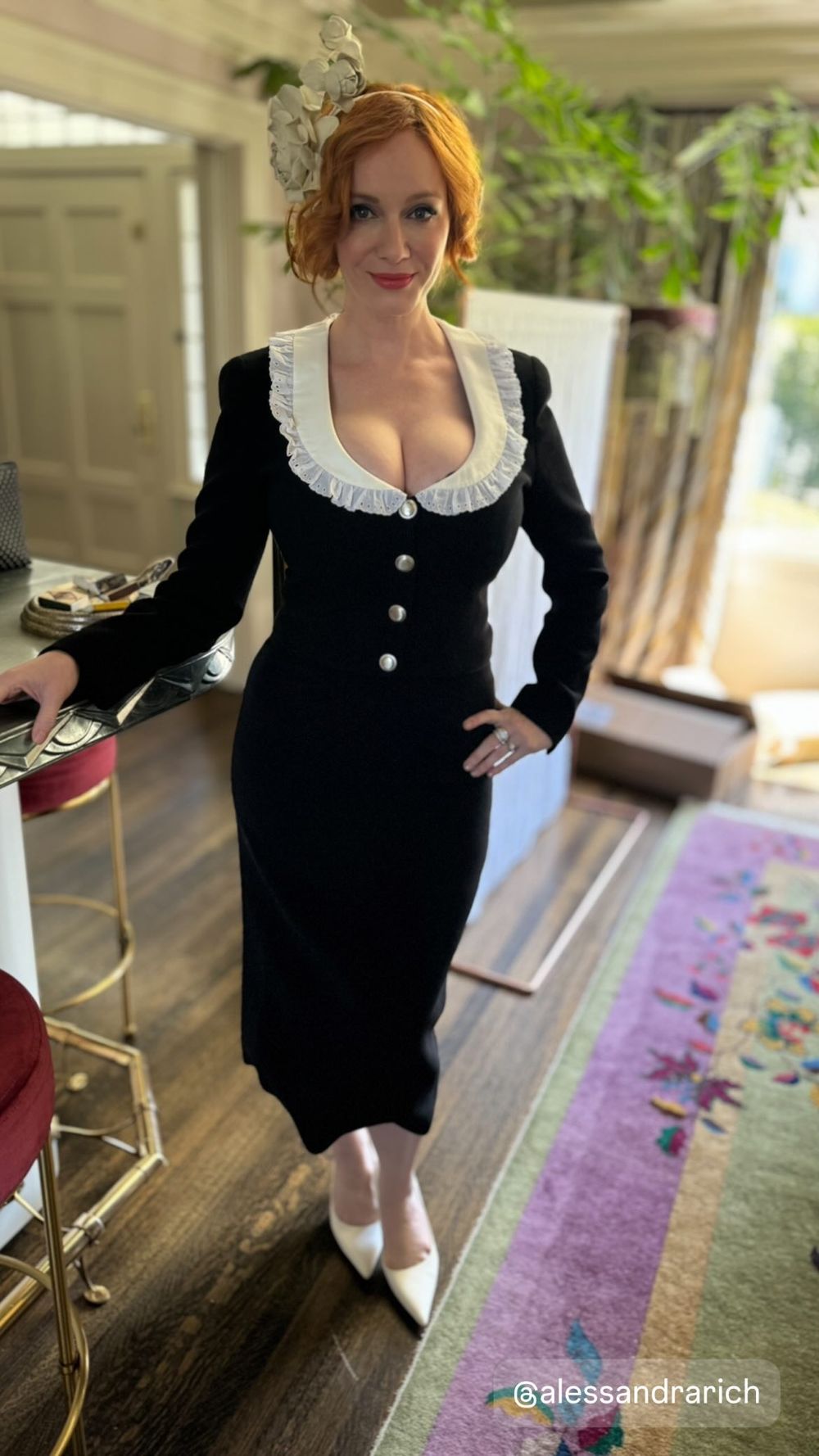 Christina Hendricks Big Boob Cleavage