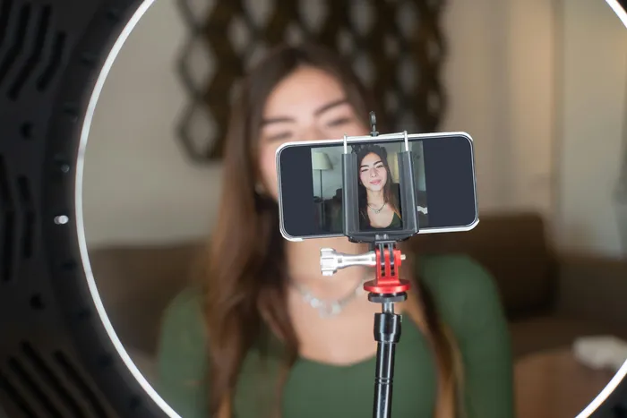 girl filming herself