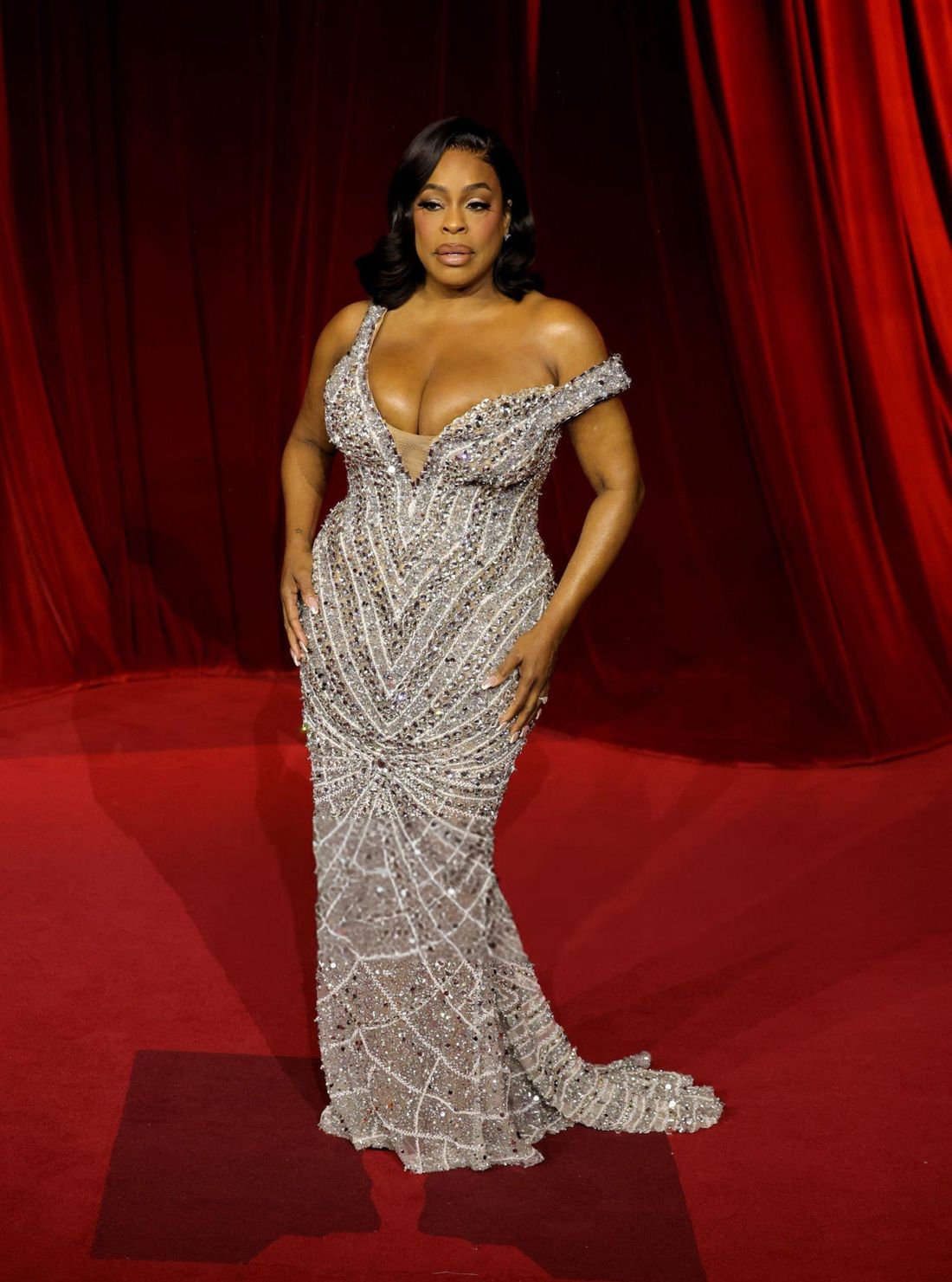 Niecy Nash boobs