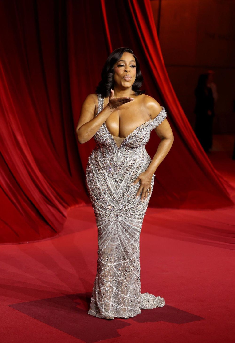 Niecy Nash boobs